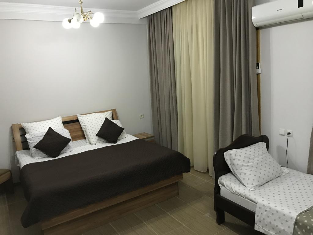 Smak Hotel Kobuleti Bagian luar foto